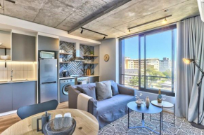 Secure, fast wifi, communal pool- lone ranger lux!